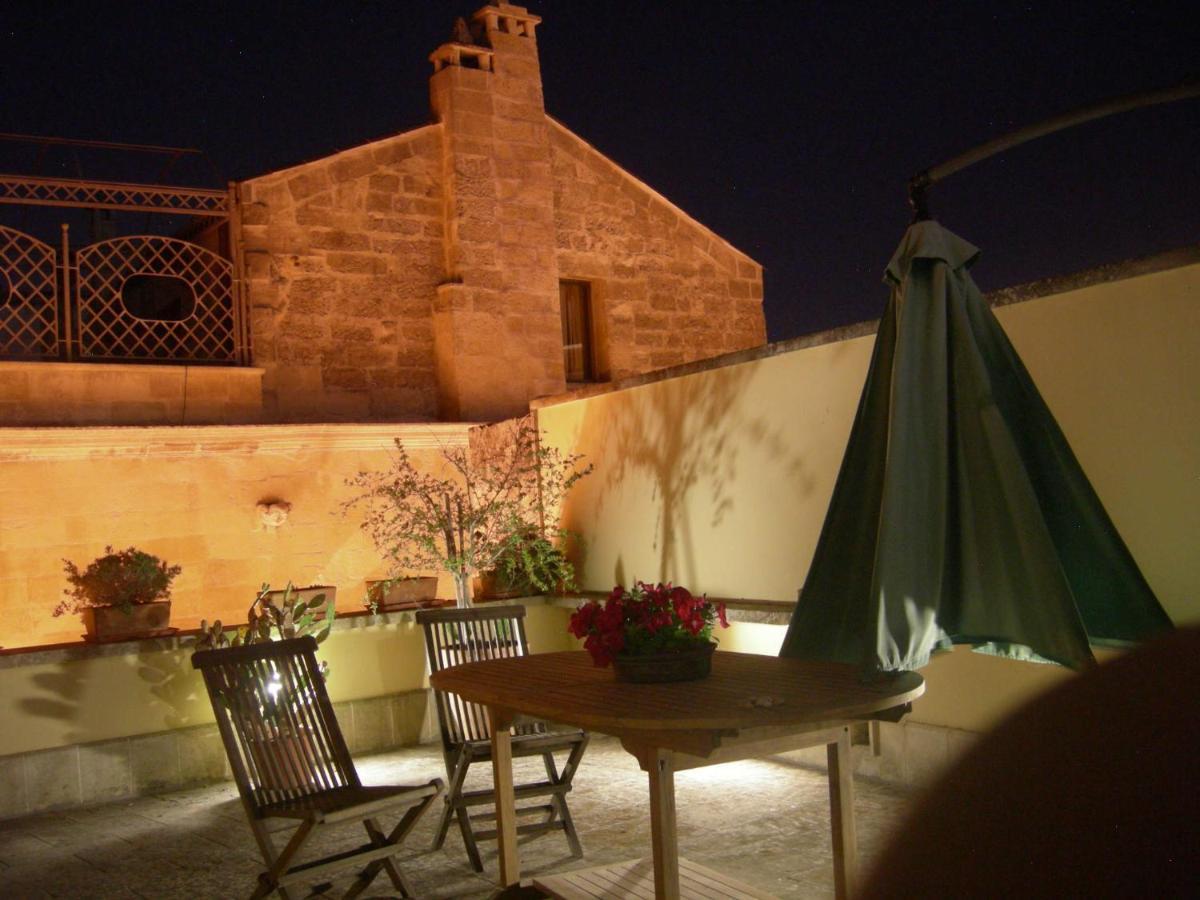 Porta Deuropa Bed & Breakfast Lecce Bagian luar foto