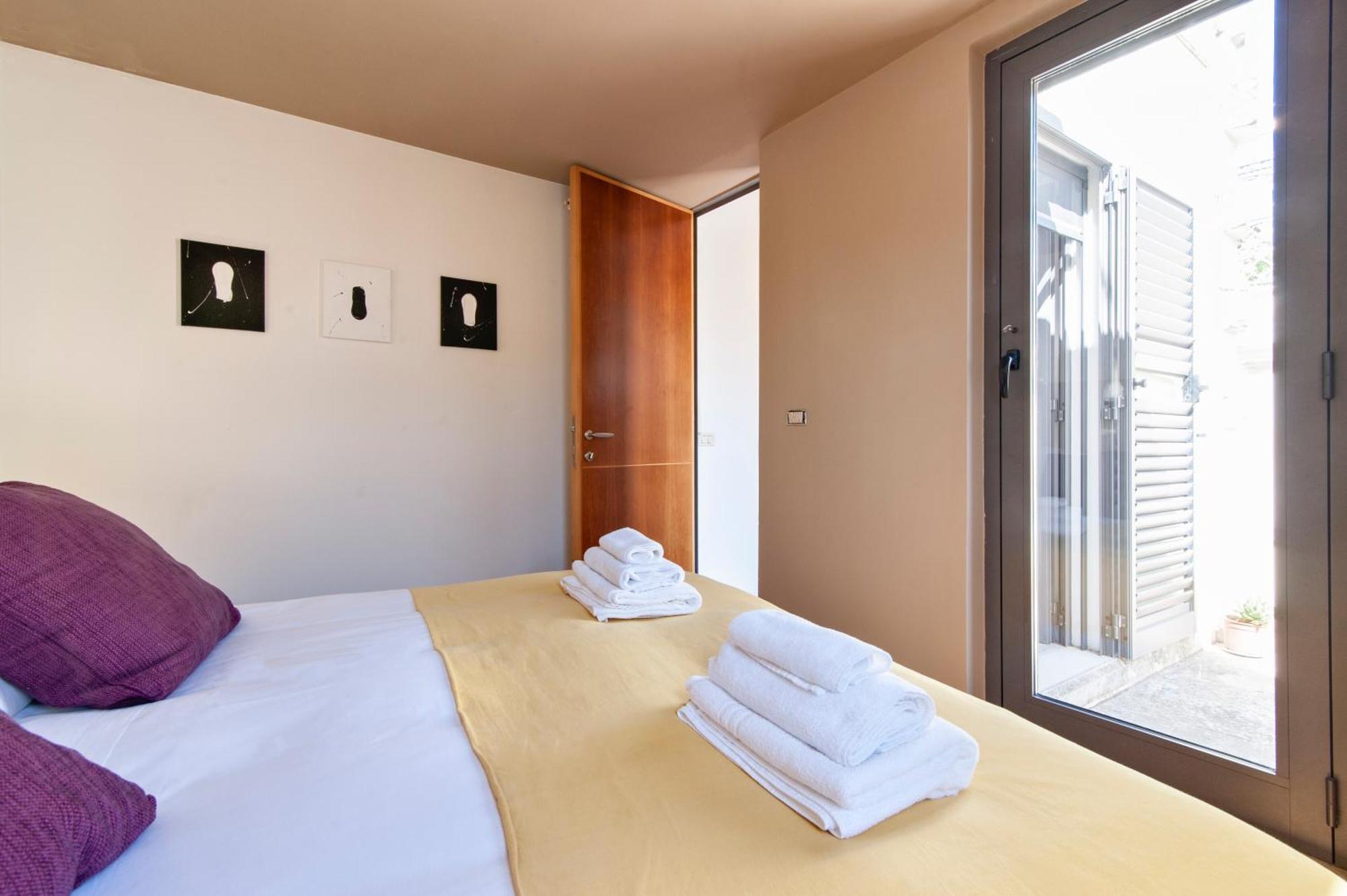 Porta Deuropa Bed & Breakfast Lecce Bagian luar foto