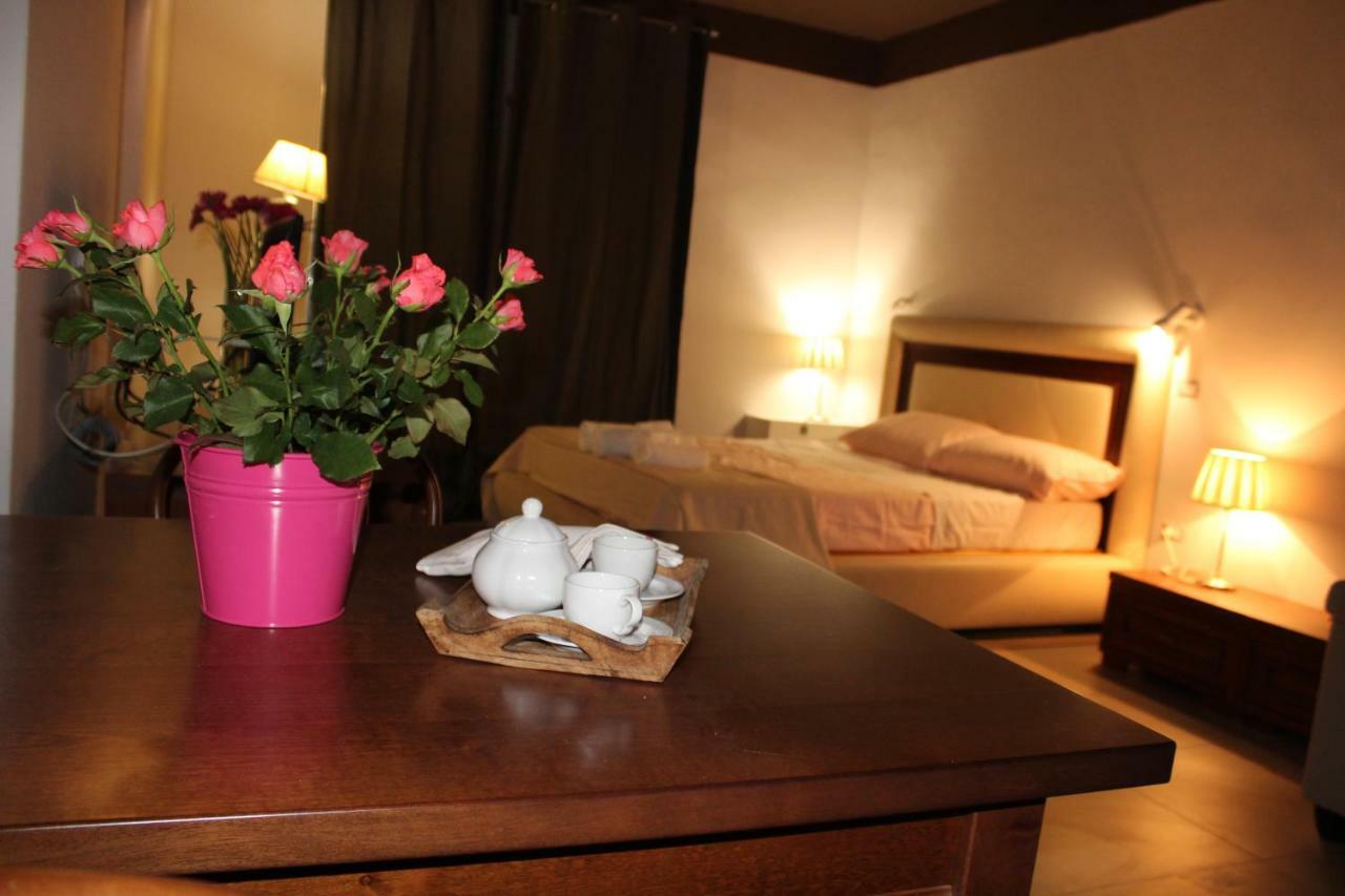 Porta Deuropa Bed & Breakfast Lecce Bagian luar foto
