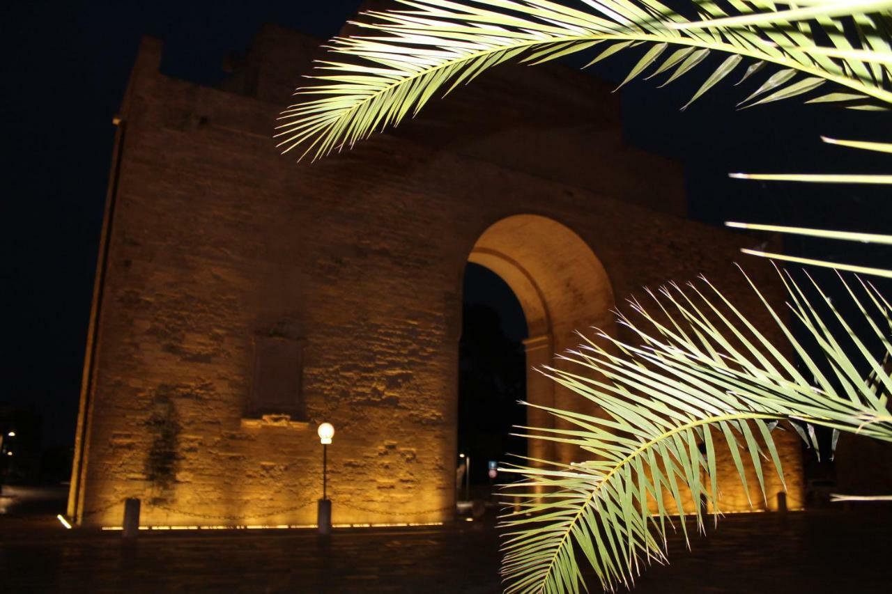 Porta Deuropa Bed & Breakfast Lecce Bagian luar foto