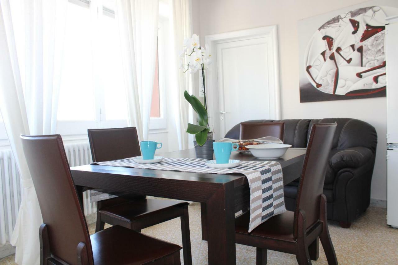 Porta Deuropa Bed & Breakfast Lecce Bagian luar foto